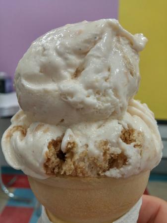 Scoop's Ice Cream Parlor